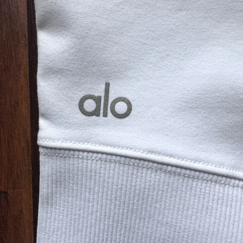 MINT! Alo Yoga Goddess Leggings Sz Small White Ribbed Knit Scrunch Clean Girl